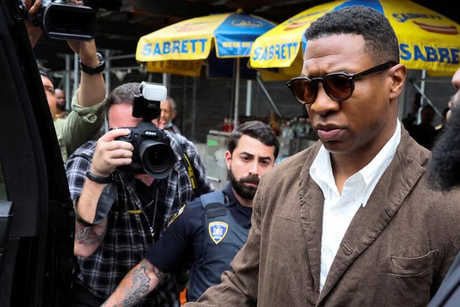 Retrasan el juicio de Jonathan Majors por violencia doméstica 