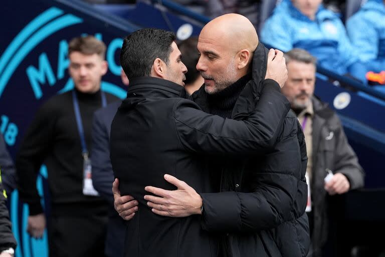 Frente a frente: los entrenadores españoles Pep Guardiola y Mikel Arteta se juegan este domingo el título en Inglaterra; Manchester City no dependerá de nadie si vence West Ham; Arsenal precisa que los Citizens pierdan o empaten, pero tendrá que hacer los deberes y derrotar a Everton