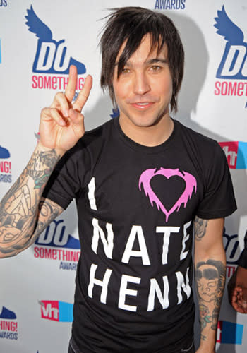 <p>Musician Pete Wentz arrives at the 2010 VH1 Do Something! Awards held at the Hollywood Palladium on July 19, 2010 in Hollywood, California.</p>