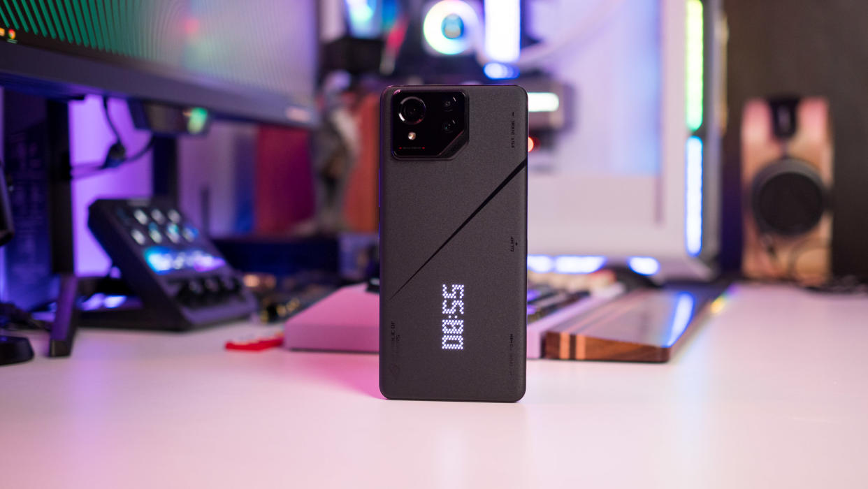  ASUS ROG Phone 8 Pro hands-on review. 