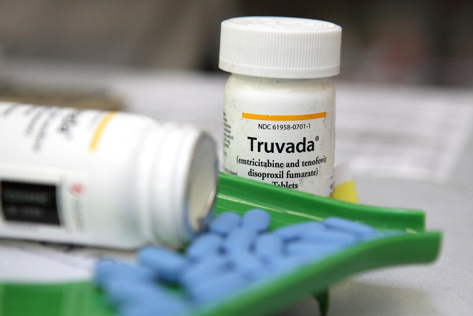 Pharmaceutical giant Gilead has agreed to release its exclusive patent tomanufacture and sell the HIV-prevention drug Truvada