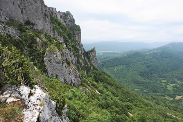 Blick vom Pic de Bugarach: Kein Wunder, dass die Aliens sich hier niedergelassen haben (Foto: ddp)