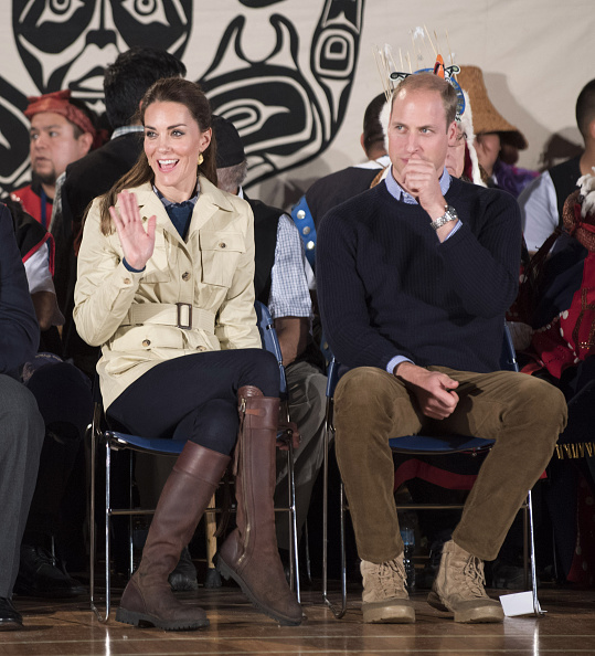 Kate lució una chaqueta safari de Holland and Holland y las icónicas botas Penelope Chilvers Long Tassel, que se reporta ella ha utilizado desde 2004.