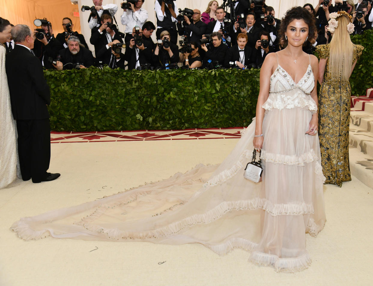 Nicht allen gefiel Selena Gomez’ Auftritt bei der Met Gala in New York. (Bild: AP Photo)