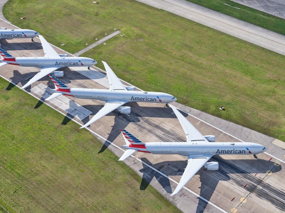 Grounded airliners COVID-19