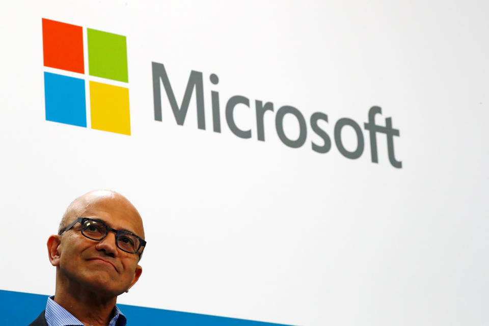 Microsoft CEO Satya Nadella hais lus xov xwm hauv Berlin, Lub Ob Hlis 27, 2019. REUTERS/Fabrizio Bensch