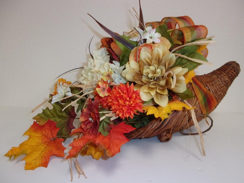 beautifulhomeaccents centerpiece flowers thanksgiving