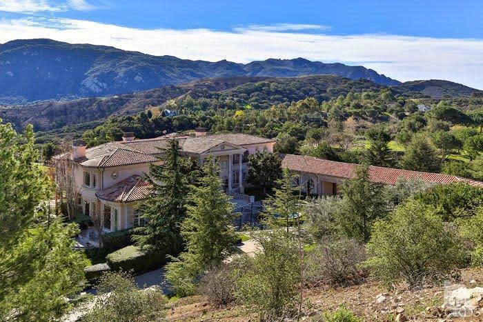 Britney Spears, the New ‘Queen of Vegas,’ Buys $7.4 Million L.A. Mountain Retreat