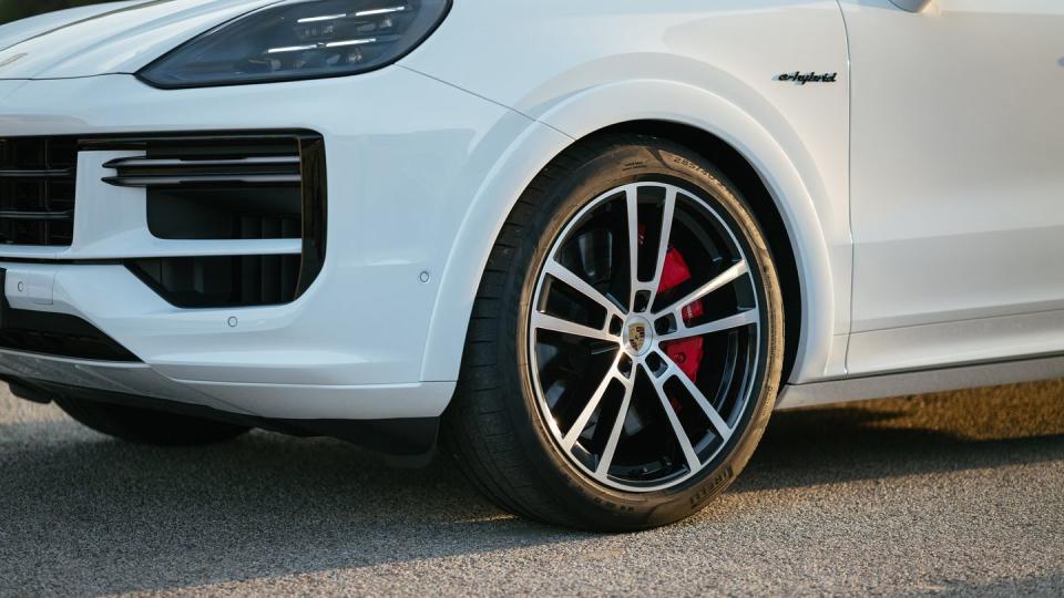 2024 porsche cayenne turbo ehybrid