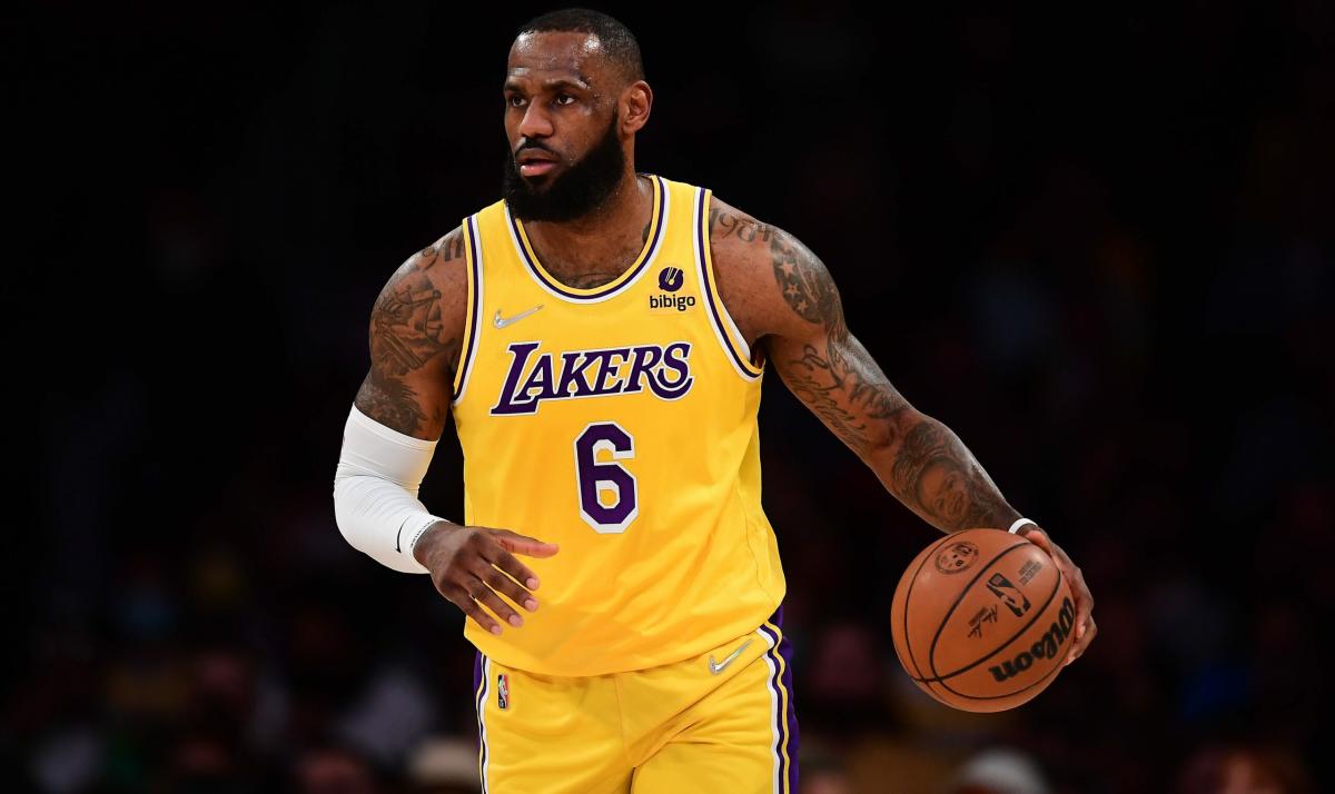 Lakers' LeBron James Talks Significance of Wearing No. 6 After Bill  Russell's Death, News, Scores, Highlights, Stats, and Rumors