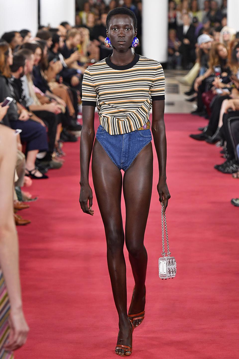 <h1 class="title">Y/Project : Runway - Paris Fashion Week Womenswear Spring/Summer 2019</h1><cite class="credit">Victor Virgile/Getty Images</cite>