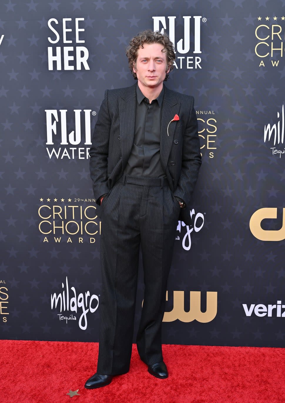 Jeremy Allen White at the 2024 Critics Choice Awards