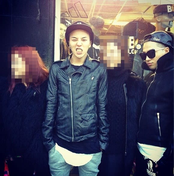 G-Dragon reveals a photo from London