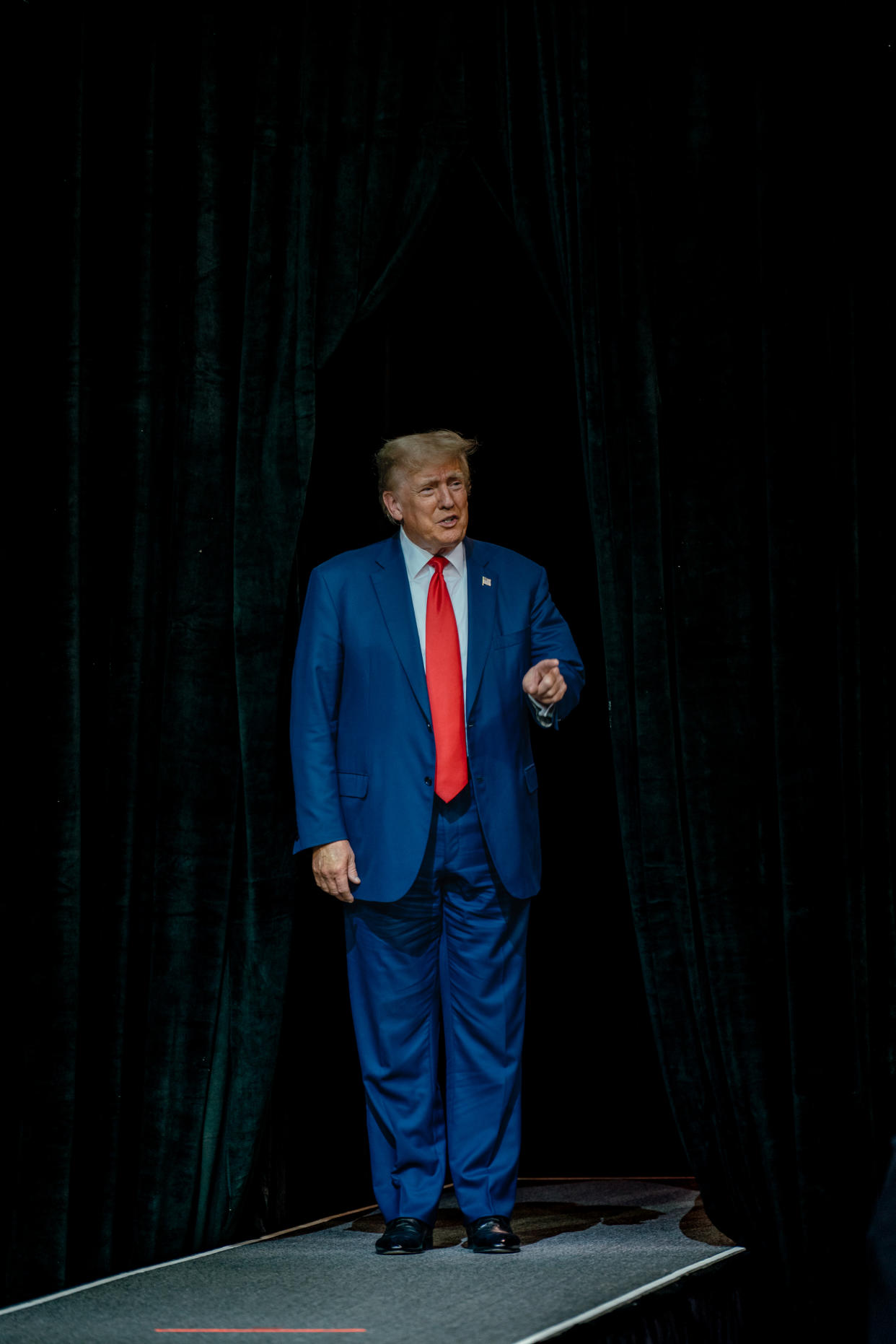 El expresidente Donald Trump celebra un acto de campaña en Rapid City, Dakota del Sur, el 8 de septiembre de 2023. (Jamie Kelter Davis/The New York Times)