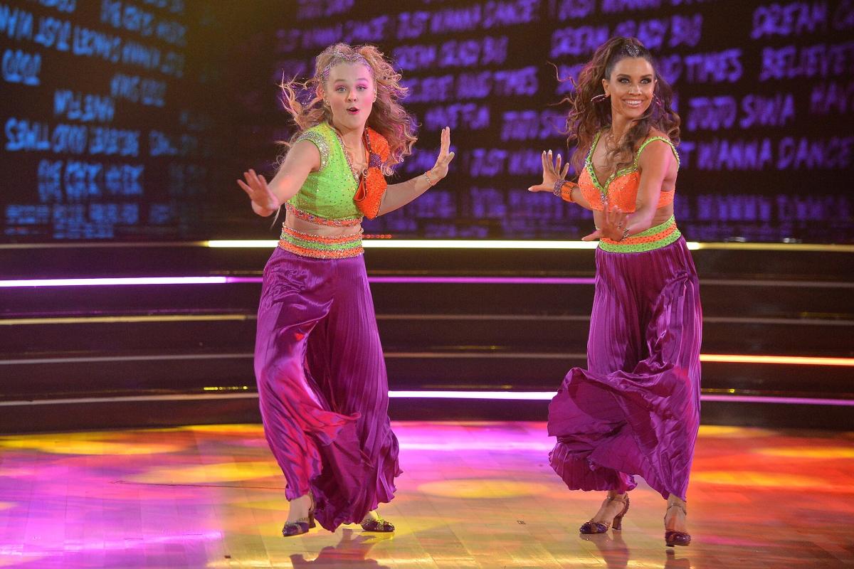 Dancing With The Stars Recap See Who Earned The Lowest Score By Doing Something Completely 9782