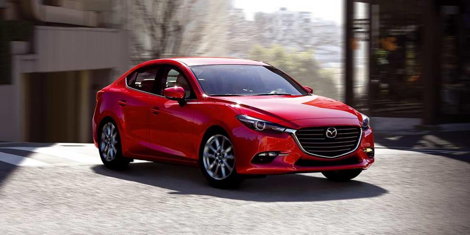 本月進口轎車排行榜Mazda Mazda3重返寶座，625輛的成績也比上個月多出204輛。（圖片來源： https://www.mazda.com.tw/cars/all-new-mazda3/）