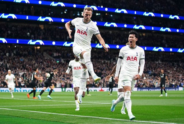 Harry Kane celebrates scoring