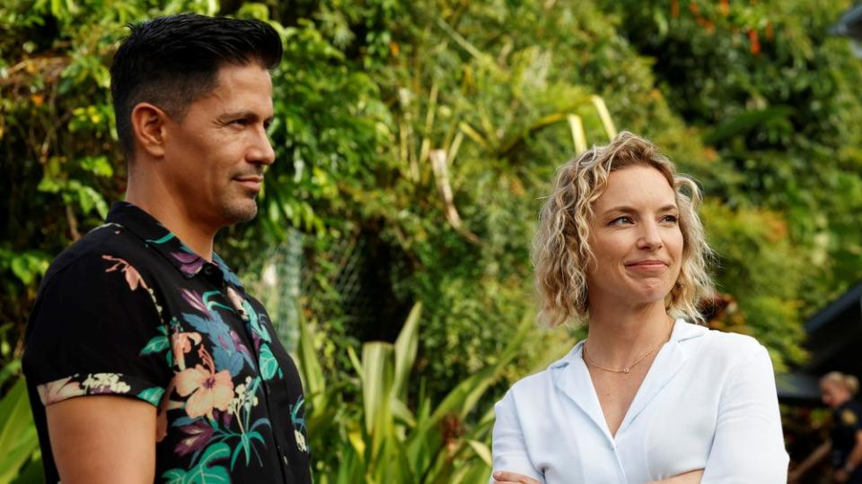 Jay Hernandez and Perdita Weeks in Magnum P.I.