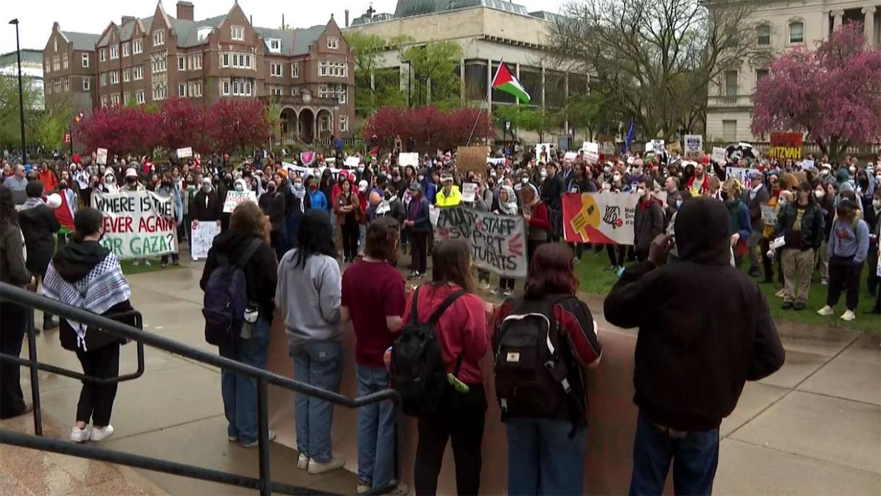 <div>Pro-Palestinian rally at University of Wisconsin</div>