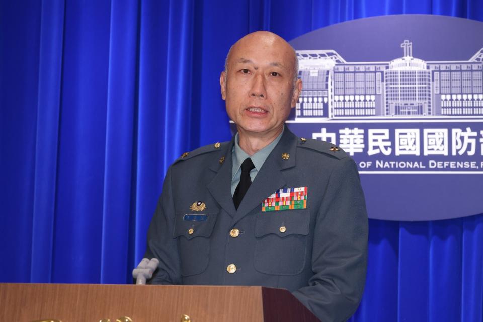 國防部「軍事營區安全維護條例配套法規命令草案」預告說明記者會，陸軍少將王正誼說明。廖瑞祥攝