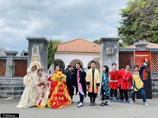 淡古在4/25（日）封街辦「英日快閃時空小徑」，請來國小生「集體穿越」來助陣。(圖：新北市立淡水古蹟博物館提供)