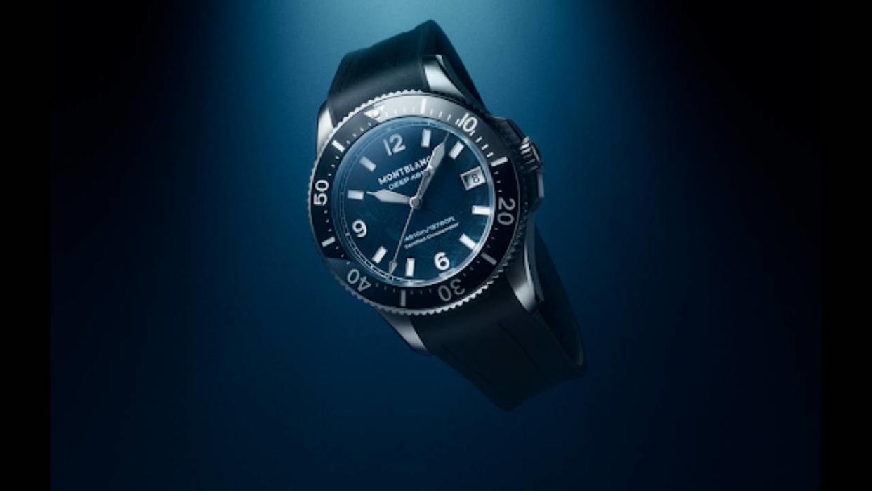  Lifestyle image of the Montblanc Iced Sea 0 Oxygen Deep 4810 underwater. 
