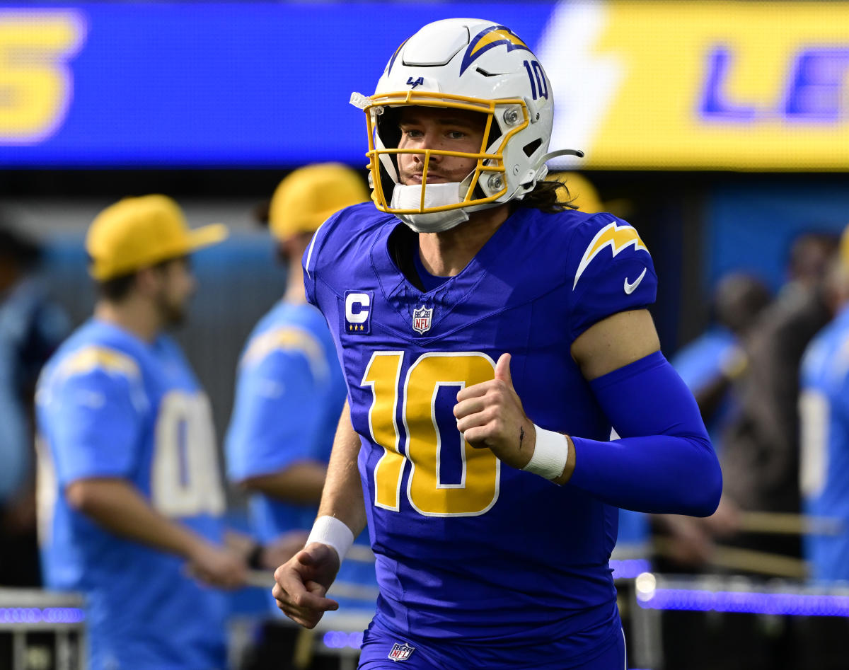 #Chargers’ Justin Herbert to undergo season-ending surgery on fractured finger [Video]