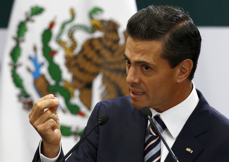 Mexico's President Enrique Pena Nieto speaks during a news conference at the Los Pinos official residence in Mexico City, Mexico August 13, 2015. REUTERS/Henry Romero