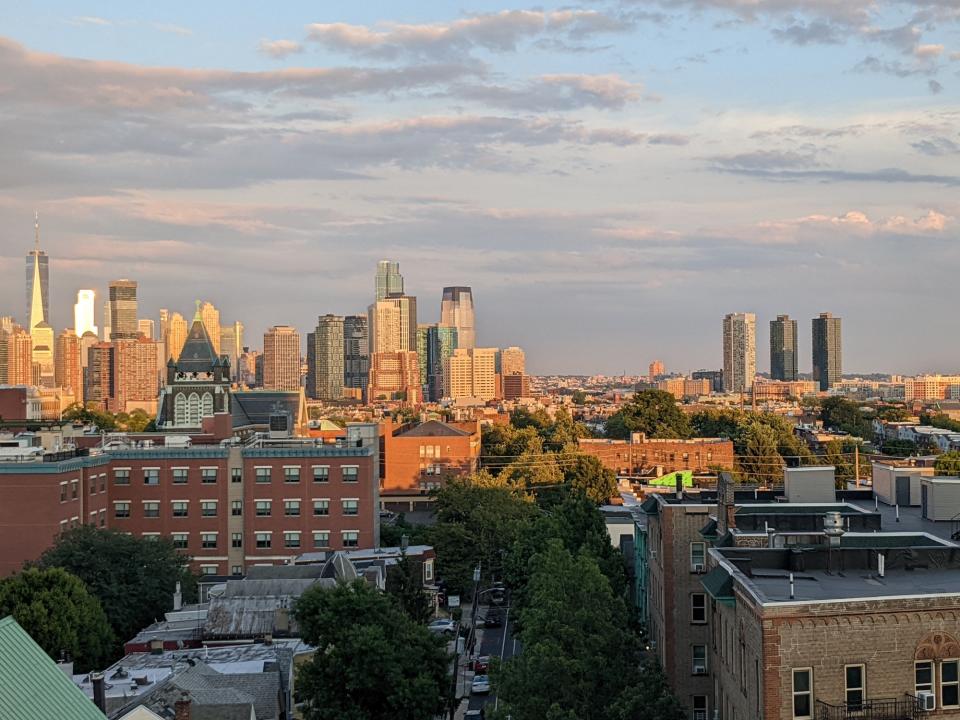 <p>A picture from the Pixel 6a's camera, with a closeup of the downtown Manhattan skyline.</p>
