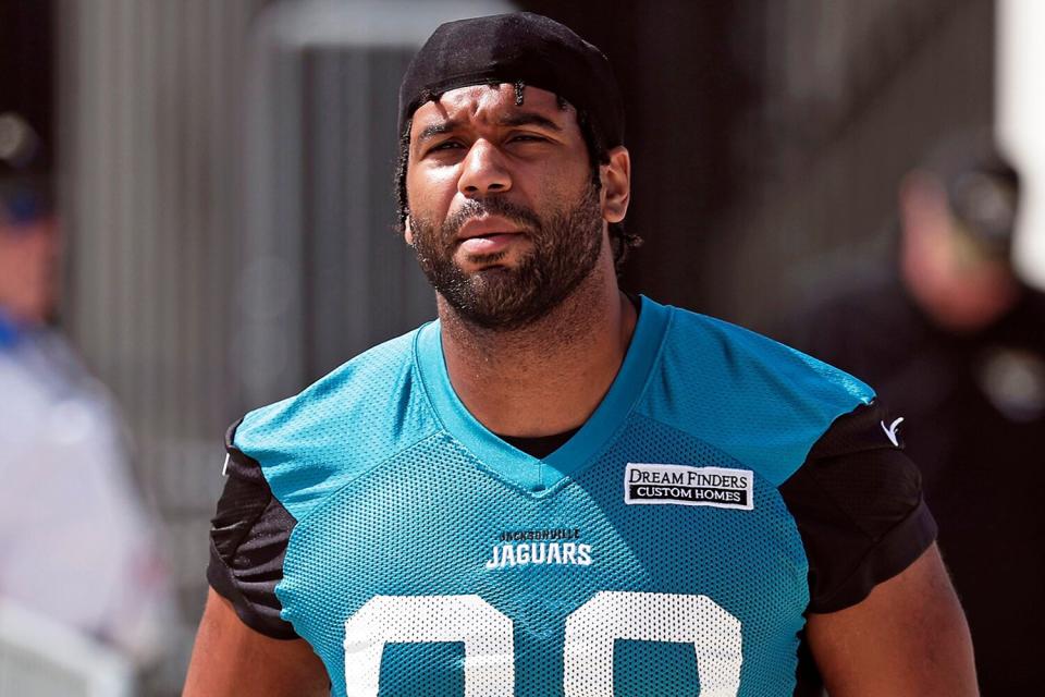 Jacksonville Jaguars tight end Austin Seferian-Jenkins (88) heads to the field during an NFL football practice, in Jacksonville, Florida on May 25, 2018.