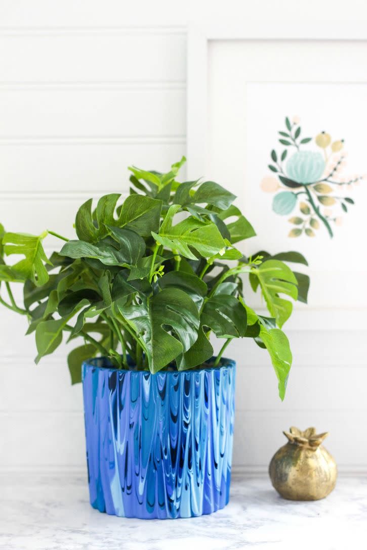 poured paint diy planters