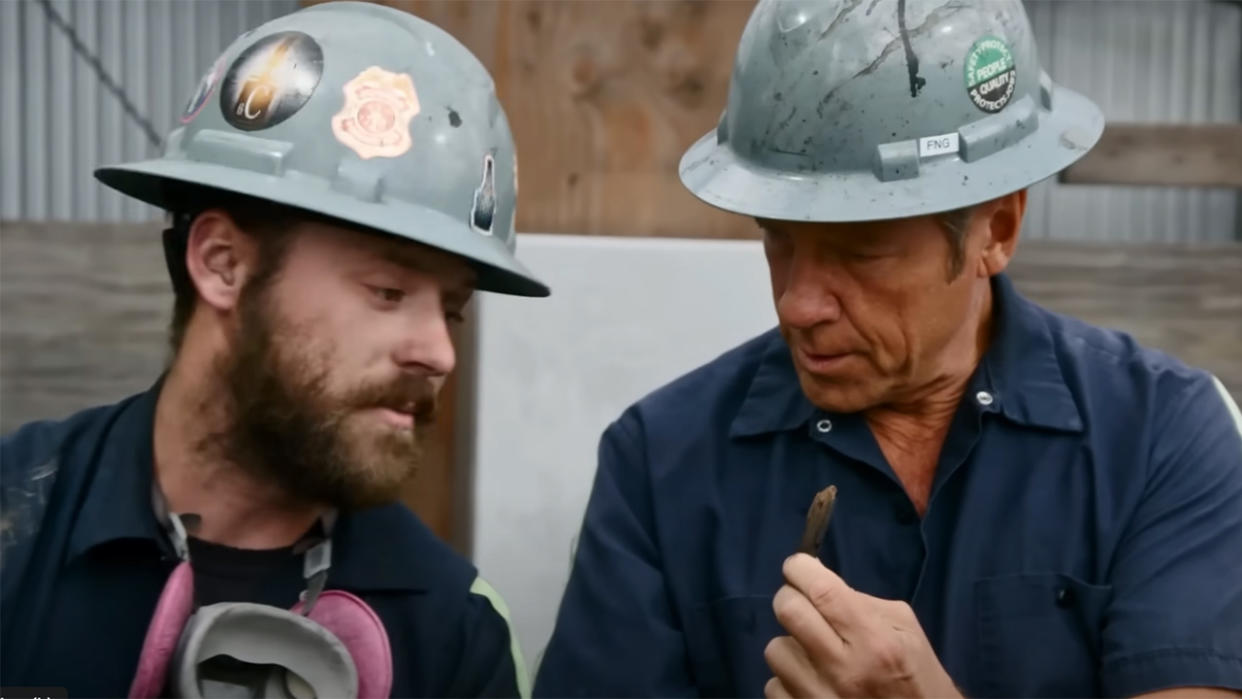  Mike Rowe learning about carbon on a recent episode of Dirty Jobs. 