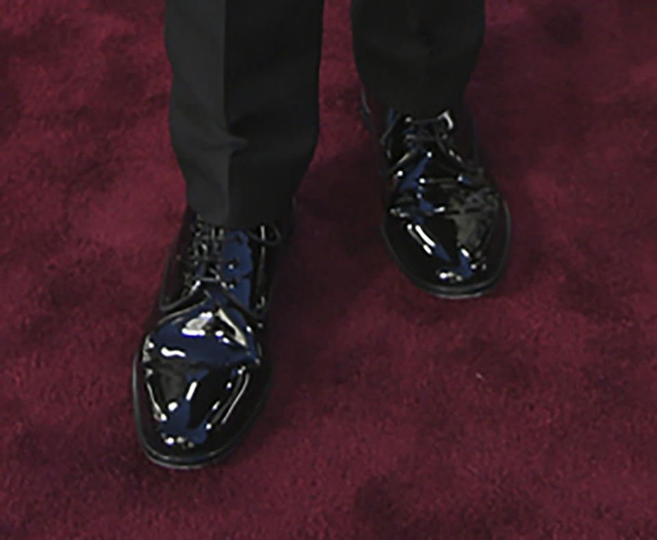 Jo Koy, 2024 Golden Globes, dress shoes, suit, velvet, red carpet