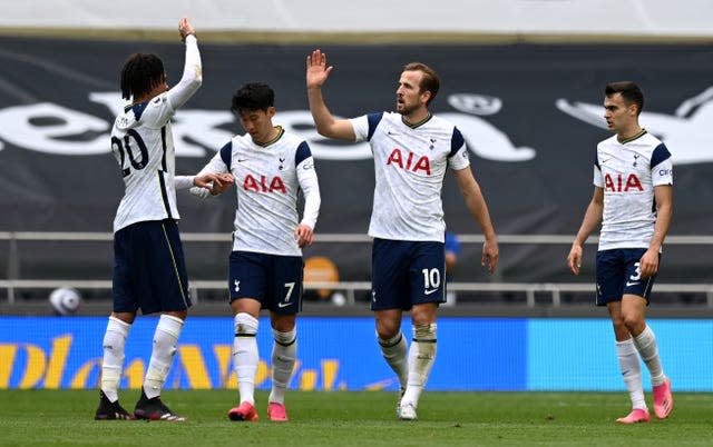 Harry Kane and Spurs celebrate a goal