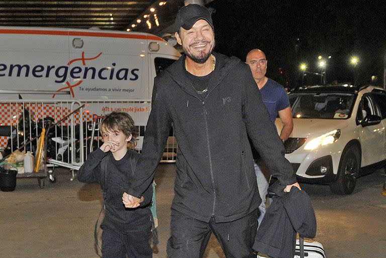 Marcelo Tinelli rumbo a Qatar junto a su hijo, se fue en un vuelo privado