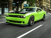 Eins ist allerdings klar: Knallige Lacktöne wie hier bei diesem Dodge Challenger SRT Hellcat sind unter den Neuzulassungen 2014 nur selten vertreten. Lediglich 5 Prozent der Wagen fallen unter den Punkt "Sonstiges".