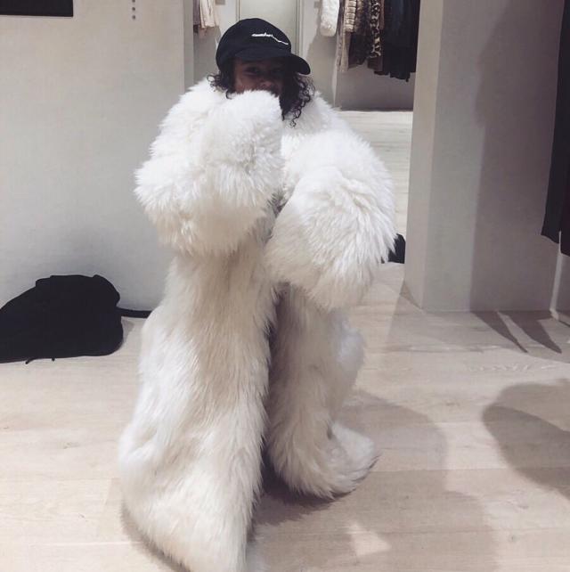 Kylie Jenner Defied Winter Dressing in a Furry Bra and Bathrobe - Yahoo  Sports