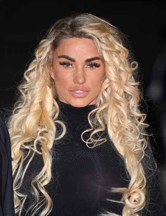 katie-price-curly-hair