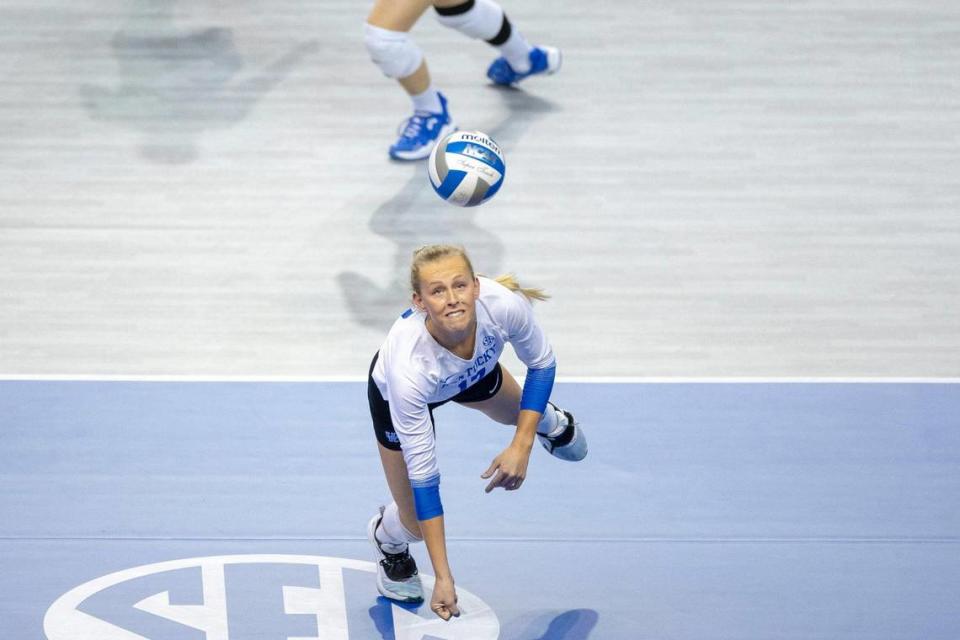 Kentucky’s Alli Stumler (17) dives for the ball during Saturday’s NCAA Tournament second-round match against Illinois in Memorial Coliseum. Illinois won 3-1 by scores of 25-22, 20-25, 25-10 and 25-21.