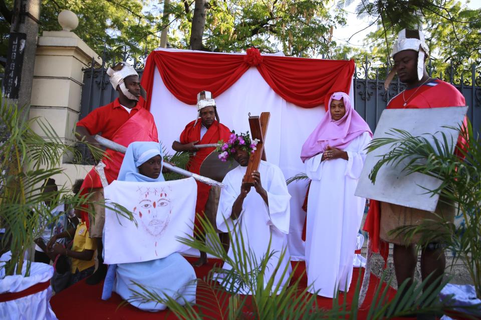 Actors perform the Stations of the Cross on Good Friday in Port-au-Prince, Haiti, on April 19, 2019. (Dieu Nalio Chery / ASSOCIATED PRESS)