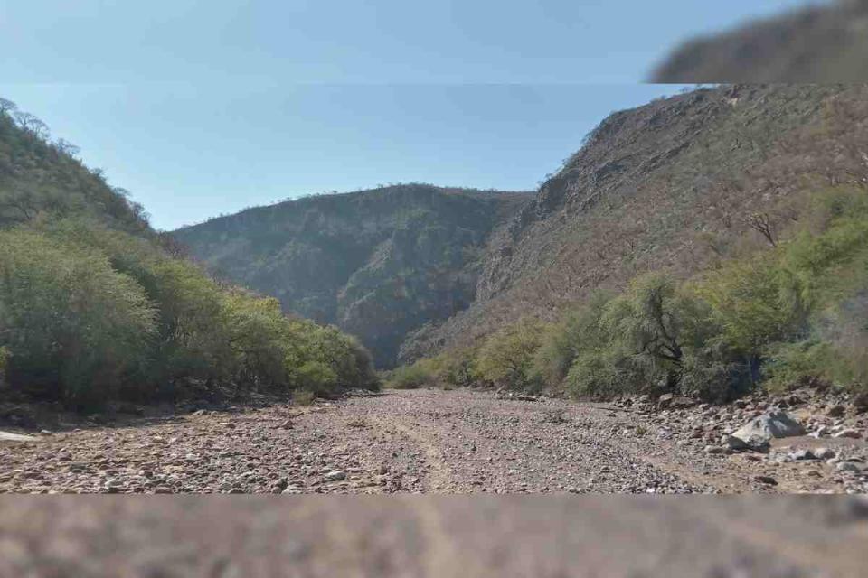 Lecho seco del Río La Laja.