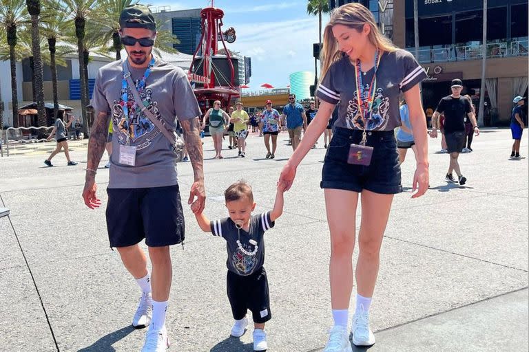 Manuel Lanzini ya arma las valijas y sorprendió con un video de su hijo ¡con la bata de River!