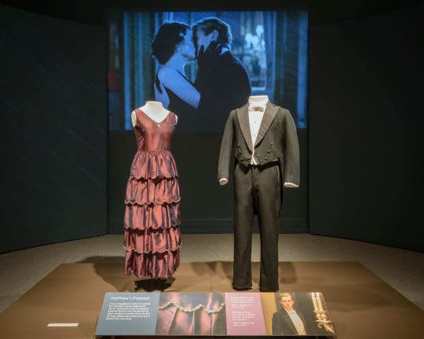 Mary and Matthew's proposal costumes <em>by Caroline McCall</em> in the 'Costumes of Downton Abbey' exhibit. Photo: Courtesy of <em>Courtesy of Winterthur </em>