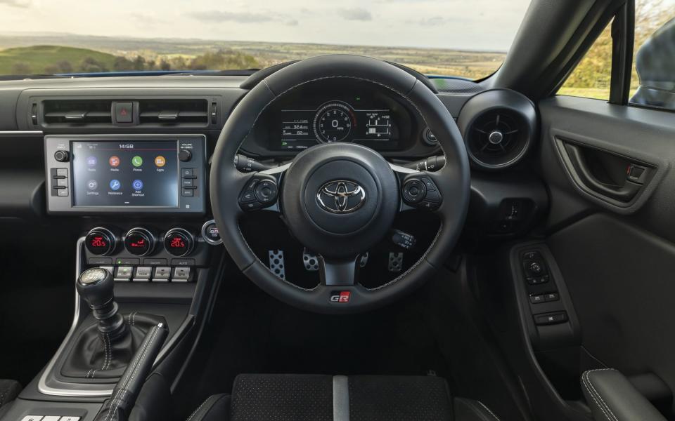 The interior of the GR86; straight, horizontal lines that are easier on the eye than the odd, disjointed curves that you used to find in the GT86