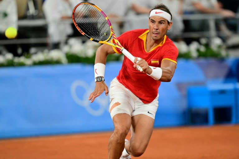 Rafael Nadal debutará en el individuales de París. En la foto, Nadal durante el debut en dobles junto a Carlos Alcaraz el 27 de julio de 2024. (Martin BERNETTI)