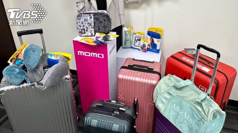 momo購物發現出國必備行李箱近兩週銷售年增已狂飆280%。（圖／momo購物提供）