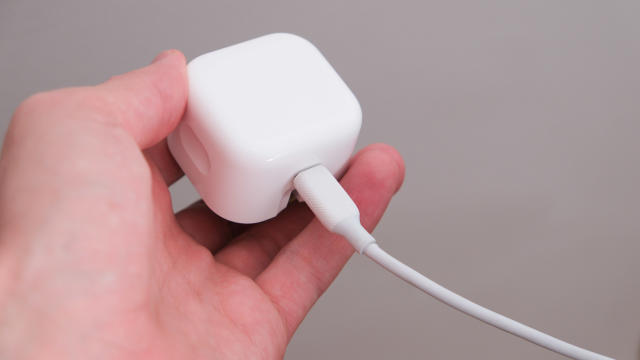 20W review USB-C Adapter Apple Power