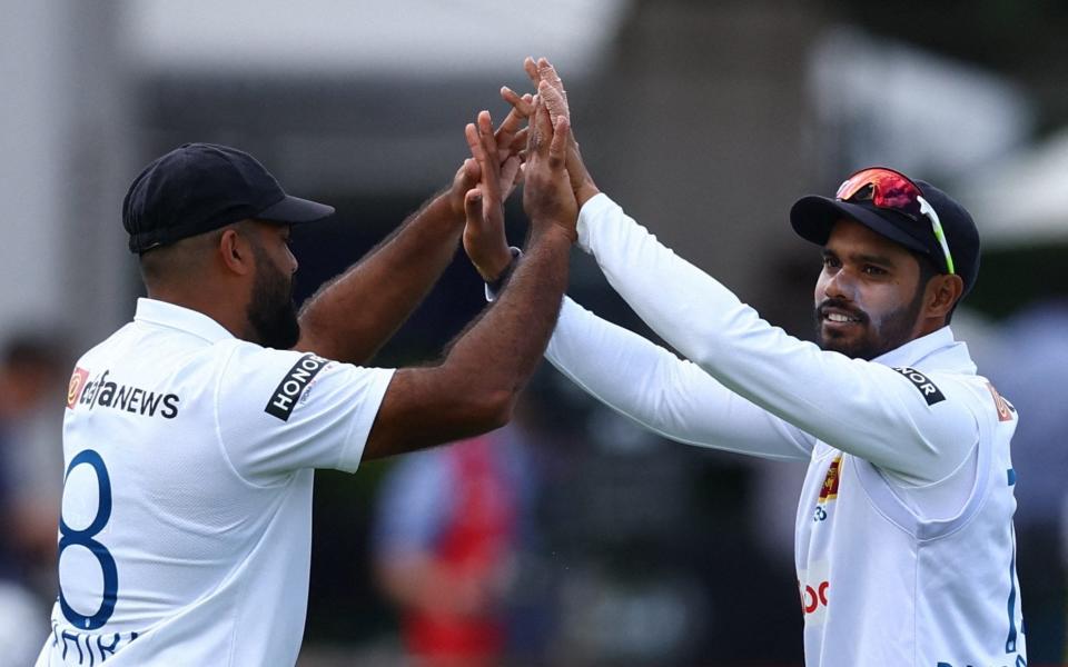 Sri Lanka celebrate the wicket of Ben Duckett