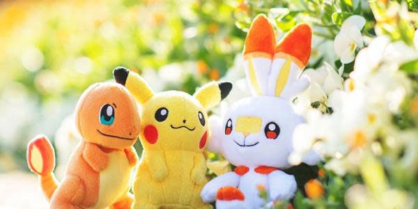 Peluches de Pokémon ocupan los asientos de un estadio a falta de espectadores