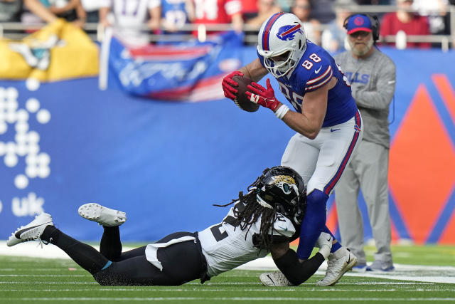 Buffalo Bills tight end Dawson Knox (88) is tackled by Kansas City